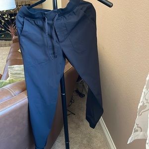 Mens black lululemon joggers EUC